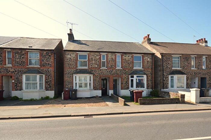 3 Bedroom Semi-Detached House To Rent In Spitalfield Lane, Chichester, PO19