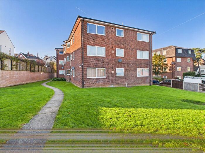 2 Bedroom Apartment To Rent In Woodlands Road, Redhill, Surrey, RH1