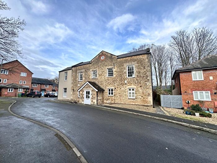 2 Bedroom Flat To Rent In Anne Greenwood Close, Oxford, OX4