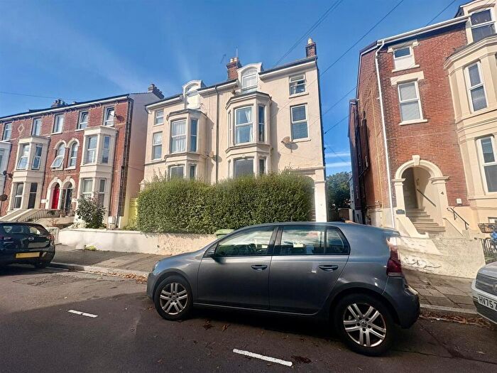1 Bedroom Flat For Sale In Elphinstone Road, Southsea, PO5