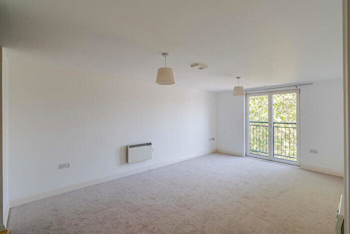 2 Bedroom Flat For Sale In Squires Court, York Road, Bedminster, Bristol, BS3