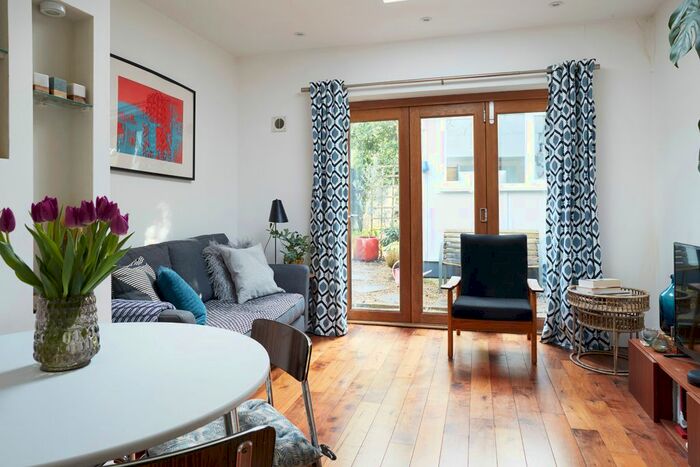 1 Bedroom Flat To Rent In Hove Park Villas, Hove, BN3