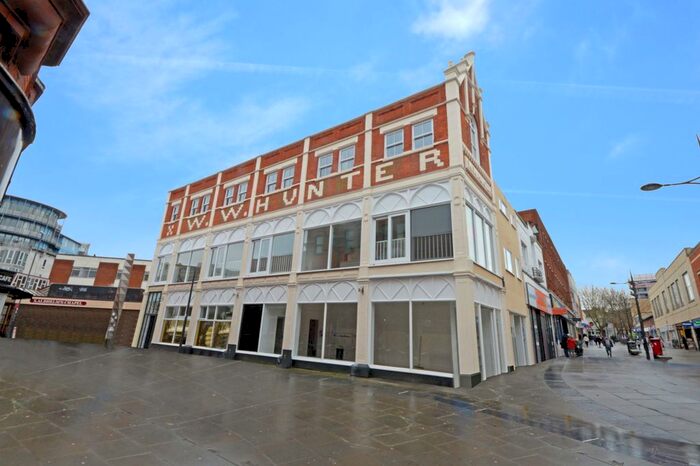 1 Bedroom Flat To Rent In Hunters House, Edgeware Road, Town Centre, Swindon, SN1