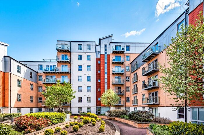 1 Bedroom Apartment To Rent In Imperial Heights, Queen Mary Avenue, South Woodford, London, E18