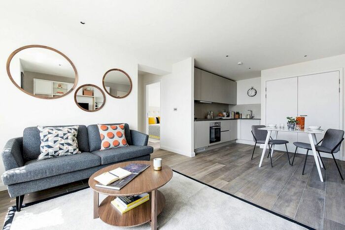 1 Bedroom Flat To Rent In Vantage Point, Junction Road, Archway, London, N19