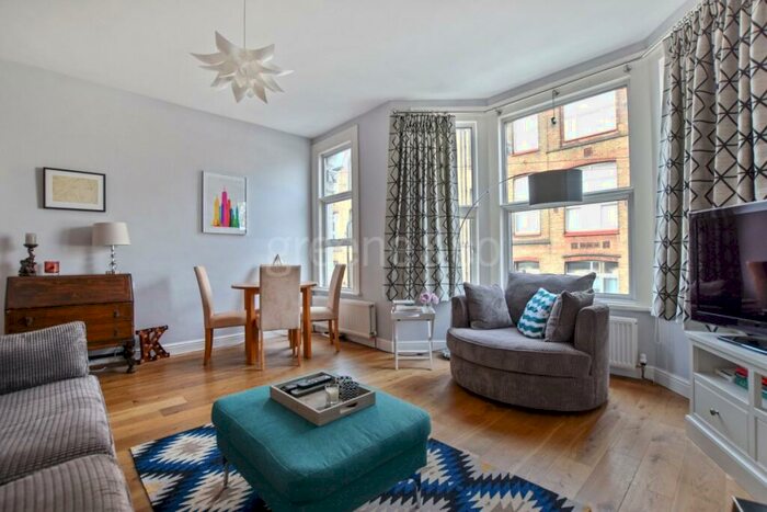 2 Bedroom Flat To Rent In Purves Road London, NW10