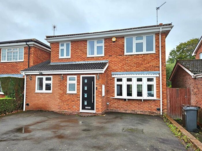 4 Bedroom Detached House For Sale In Inchford Road, Solihull, B92