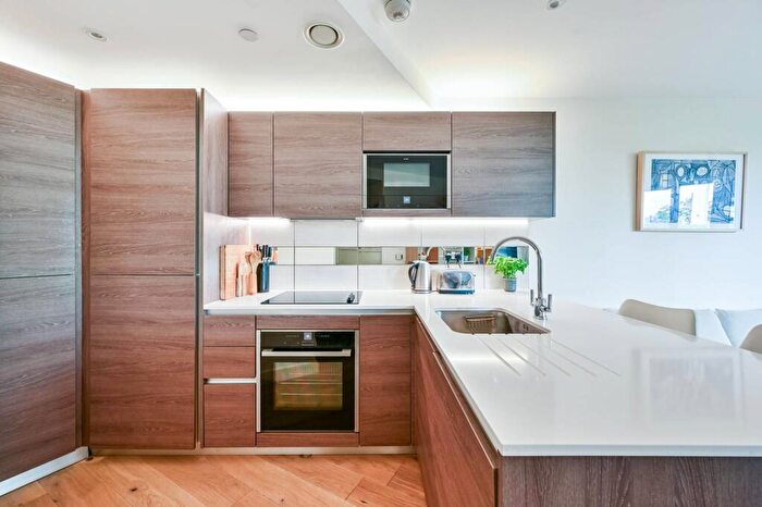 2 Bedroom Flat For Sale In Deveraux House, Woolwich Riverside, London, SE18