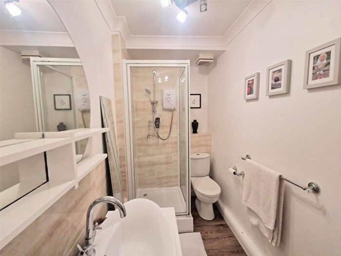 Apartment To Rent In Bristol Road South, Rednal, Birmingham, B45