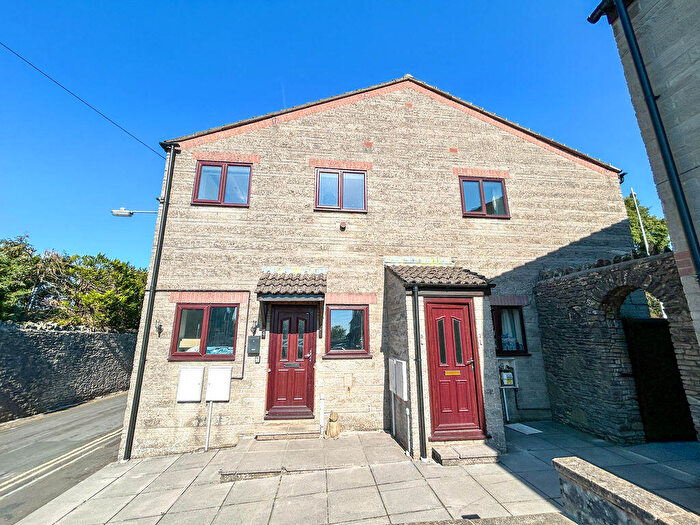 2 Bedroom Flat For Sale In Shepton Mallet, BA4
