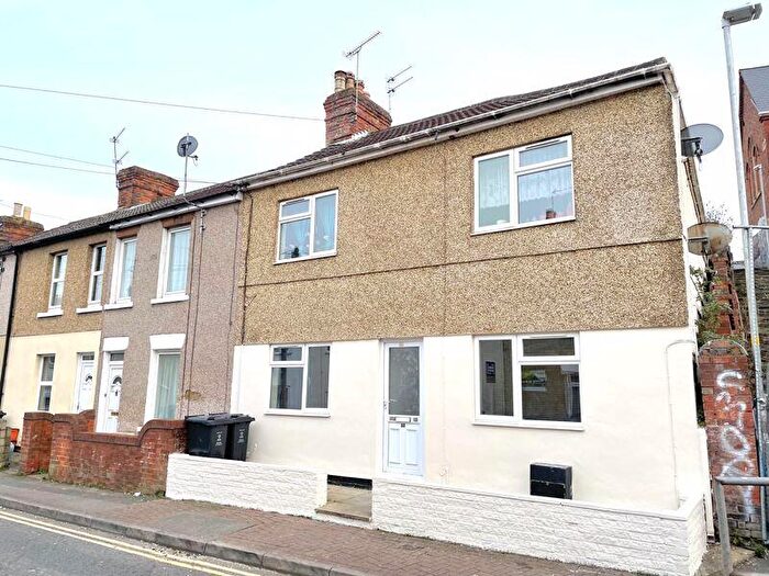 1 Bedroom Flat To Rent In Bedroom Ground Floor Flat To Rent, William Street, Town Centre, SN1