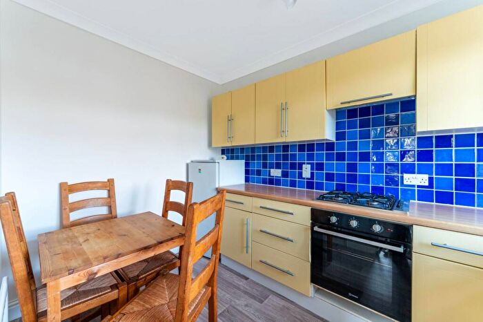 2 Bedroom Flat For Sale In Cintra Park, Crystal Palace, London, SE19