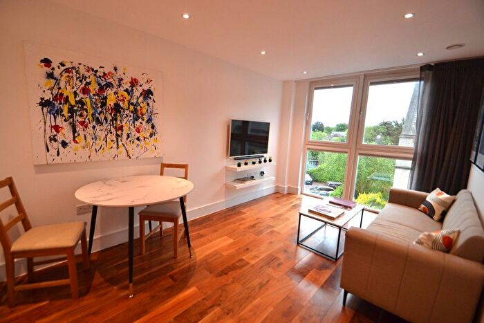 1 Bedroom Flat To Rent In Flower Lane, London, NW7