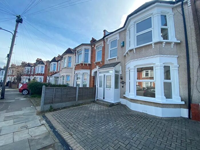 3 Bedroom Terraced House To Rent In Windermere Gardens, Ilford, IG4