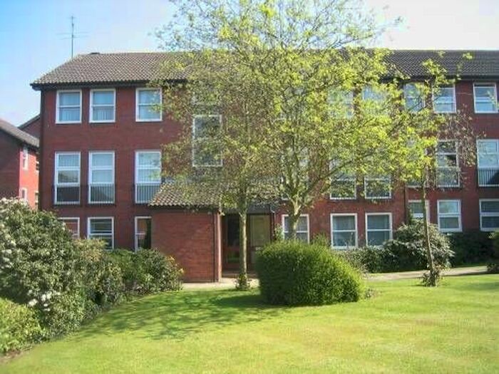 1 Bedroom Flat To Rent In Fountain Gardens, Windsor, SL4