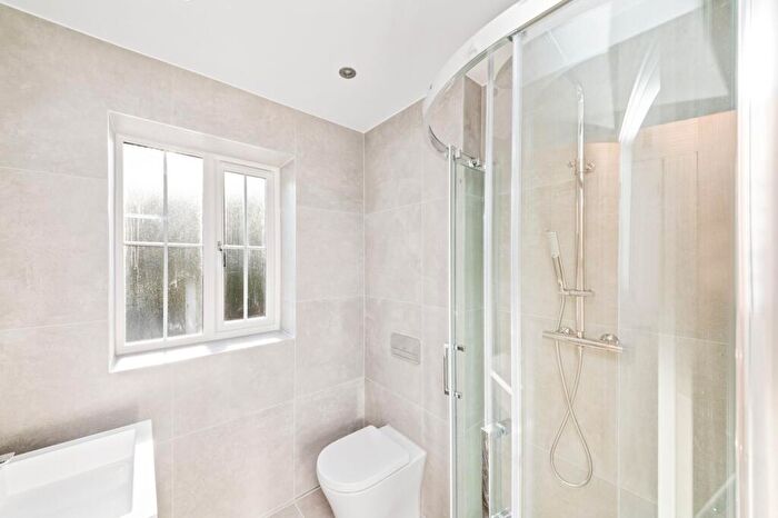 3 Bedroom Semi-Detached House For Sale In Woodland Court, Holmfirth, HD9