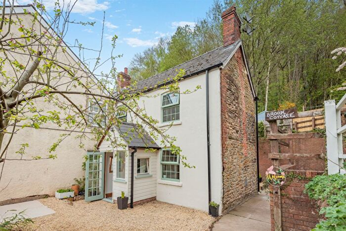2 Bedroom End Terrace House For Sale In Upper Lydbrook, Lydbrook, Gloucestershire, GL17