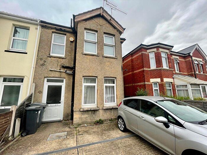 2 Bedroom Flat To Rent In Two Double Bedroom Student Flat, Winton (), P05