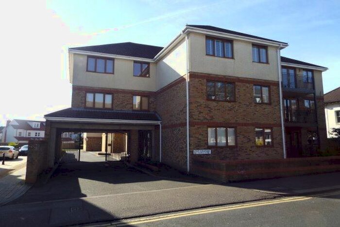 2 Bedroom Flat To Rent In 162-166 Glendale Gardens, Leigh-On-Sea SS9