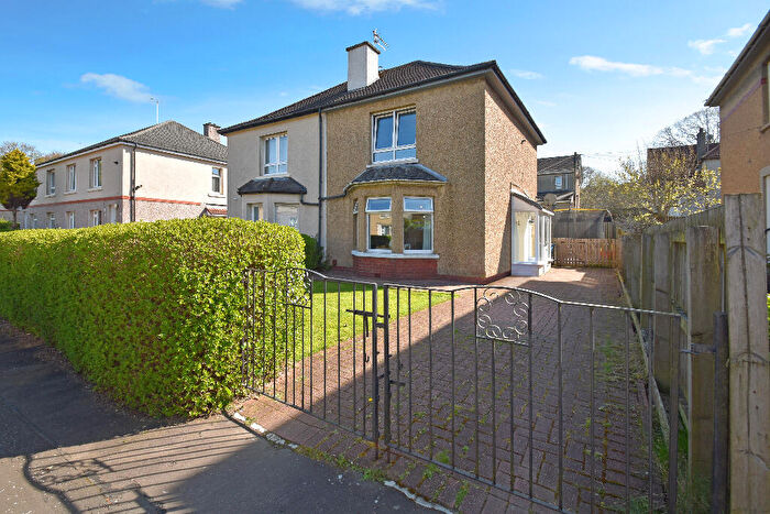 2 Bedroom Semi-Detached House For Sale In Hyndlee Drive, Cardonald, Glasgow., G52