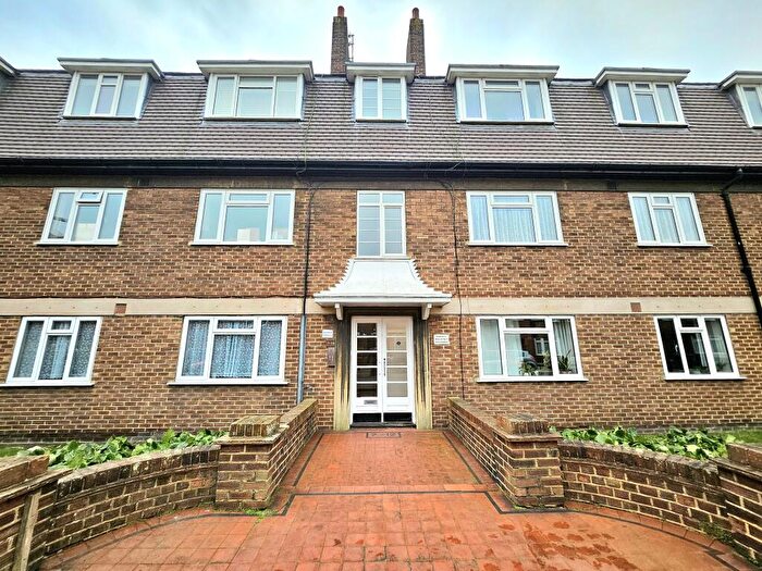 2 Bedroom Flat To Rent In Sheridan Terrace, Hove, BN3