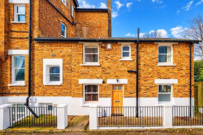 3 Bedroom Flat For Sale In Leigham Court Road, Streatham, SW16