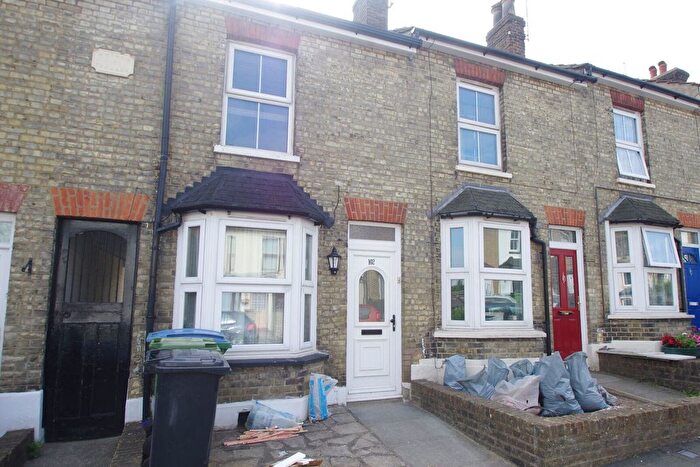 2 Bedroom Terraced House To Rent In Sutton Road, Watford, WD17