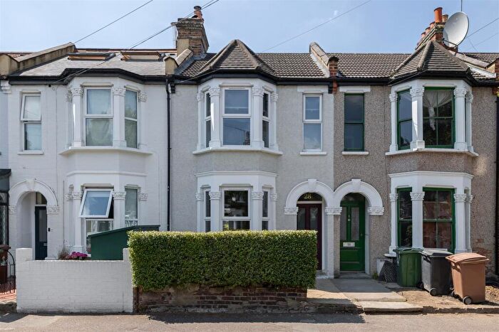 3 Bedroom House For Sale In Melbourne Road, Leyton, E10