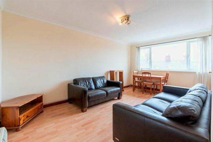 2 Bedroom Flat To Rent In Lonsdale Court, Jesmond, NE2