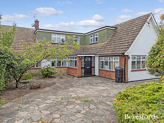 4 Bedroom Detached House For Sale In Victoria Road, Bulphan, RM14