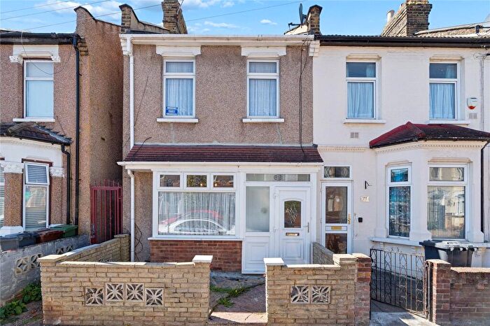 3 Bedroom End Of Terrace House For Sale In Faircross Avenue, Barking, IG11