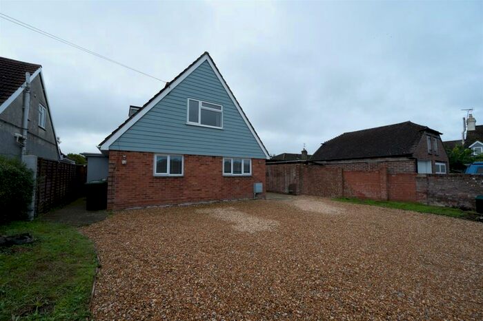 4 Bedroom Detached House To Rent In Copse Lane, Hayling Island, PO11