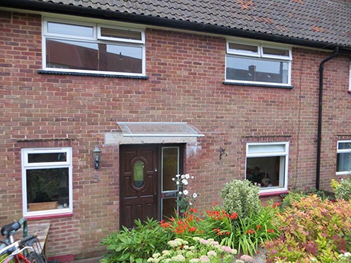 2 Bedroom House To Rent In Dunster Close, BN1