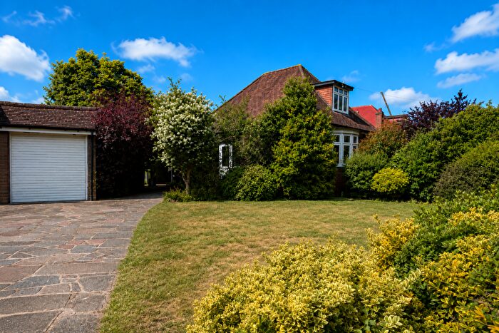 2 Bedroom Detached Bungalow For Sale In Goddington Lane, Orpington, BR6