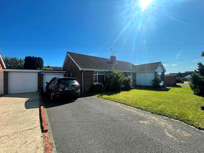 3 Bedroom Bungalow To Rent In Tamar Avenue, Worthing, BN13