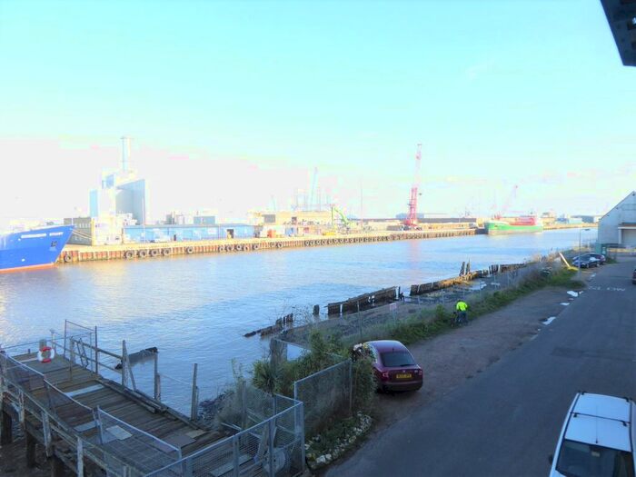 2 Bedroom Maisonette To Rent In High Street, Gorleston, Great Yarmouth, NR31