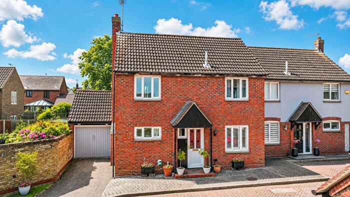 4 Bedroom Semi-Detached House For Sale In Rivendell Vale, South Woodham Ferrers, Chelmsford, CM3