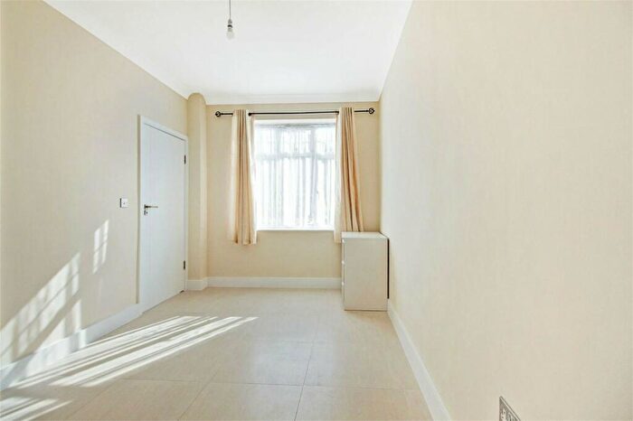 Studio To Rent In Ashburnham Gardens, Harrow, HA1