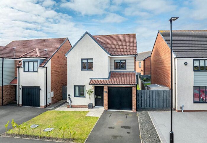 3 Bedroom Detached House For Sale In Rowchester Way, Holystone, Newcastle Upon Tyne, NE27