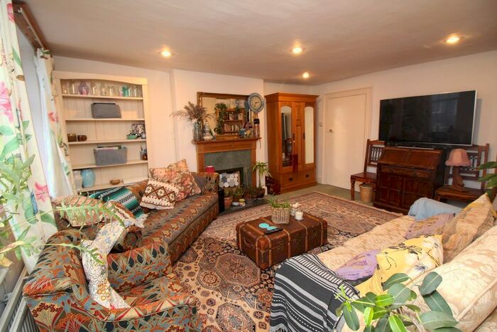 3 Bedroom Maisonette To Rent In Sun Street, Hitchin, SG5