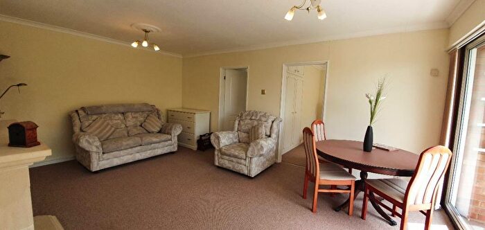 2 Bedroom Flat To Rent In Suffolk Court, Coventry, CV5
