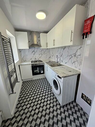 2 Bedroom Flat To Rent In Ilford, IG1