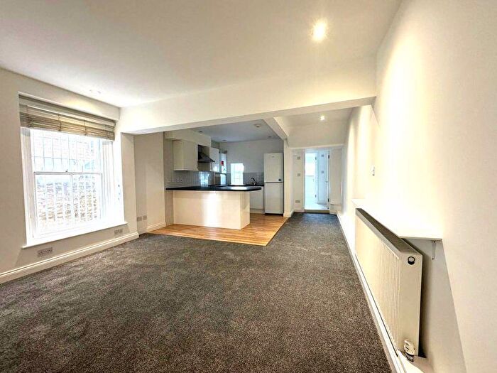 1 Bedroom Apartment To Rent In East Barnet Road, New Barnet, EN4