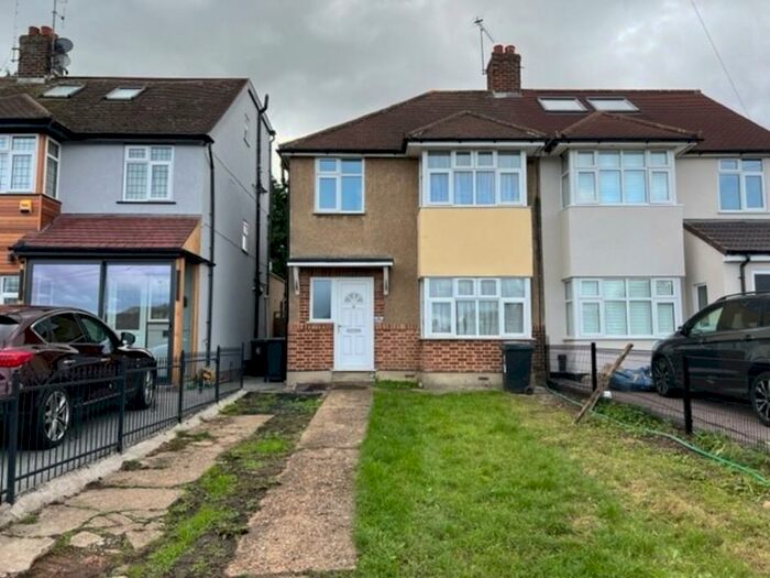 3 Bedroom End Of Terrace House To Rent In Pick Hill, Waltham Abbey, EN9