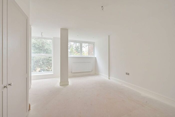 4 Bedroom Terraced House To Rent In Levana Close, Southfields, London, SW19
