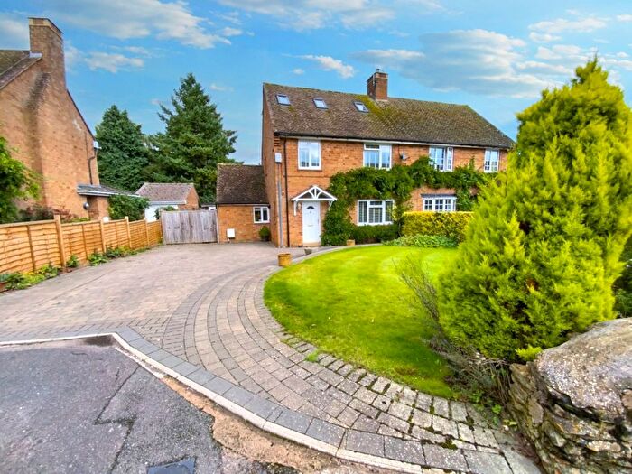 4 Bedroom Semi-Detached House For Sale In The Orchard, Staverton, NN11