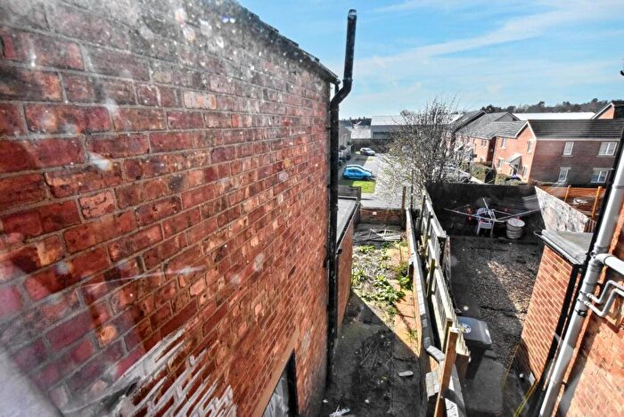 3 Bedroom Terraced House For Sale In Countess Road, Northampton, NN5