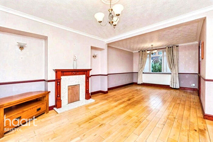 3 Bedroom Semi Detached House For Sale In Broadbury Road, Bristol, BS4