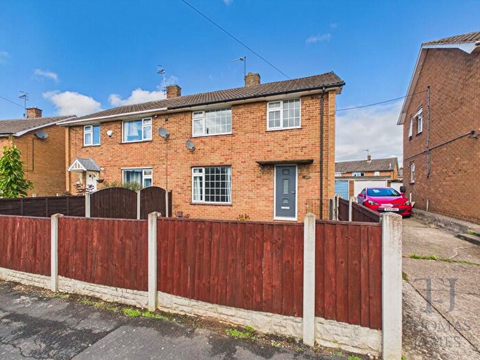 3 Bedroom Semi-Detached House For Sale In Ringleas, Cotgrave, NG12