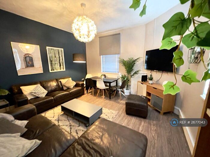 5 Bedroom End Of Terrace House To Rent In Carlton Road, Stoke On Trent, ST4